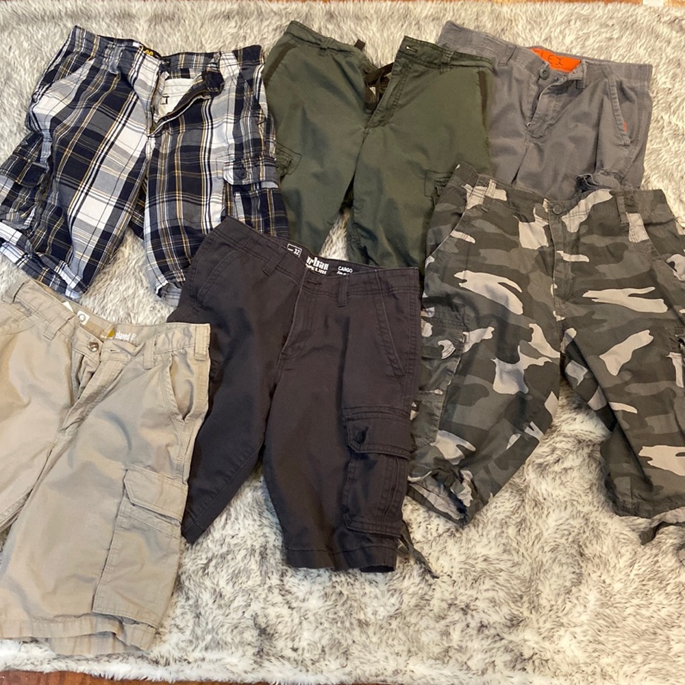 6 pair men’s cargo shorts size 32